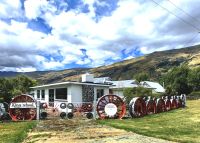 Zaun aus alten Rädern in Kingston