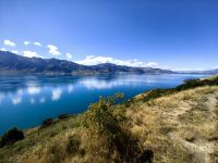 Lake Hawea, alles spiegelt sich heute im Wasser