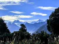 Rechts Mount Cook, links Tasman Mountain, heute bei Supersicht