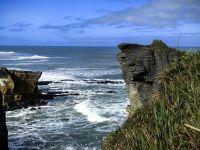 Blick auf die Pancake Mountains und die Tasmanische See
