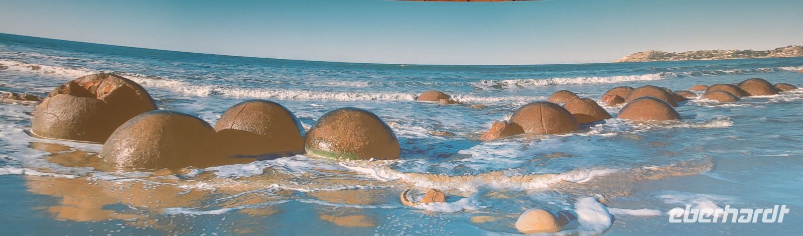180 Moeraki Boulders