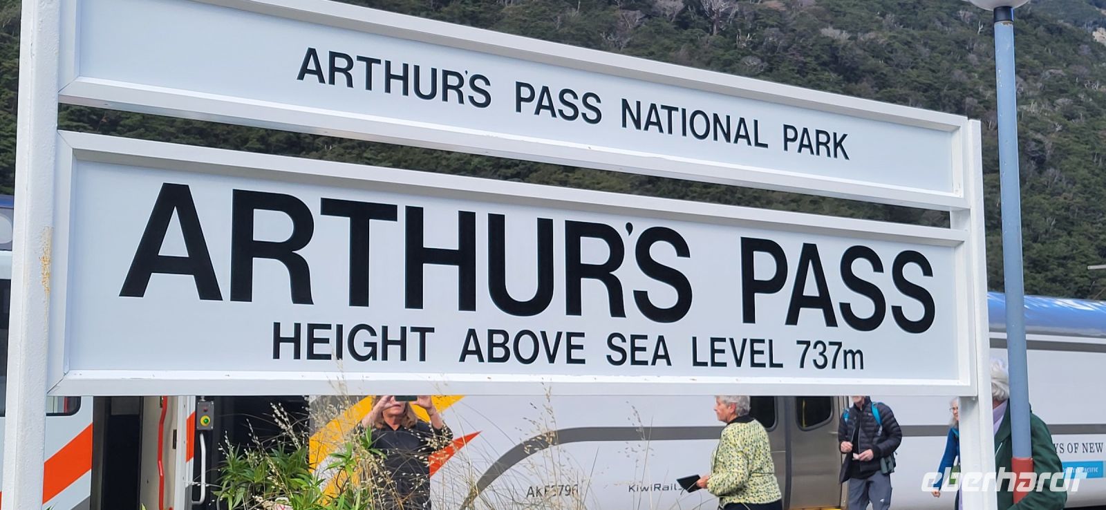 284 der Zug hält...