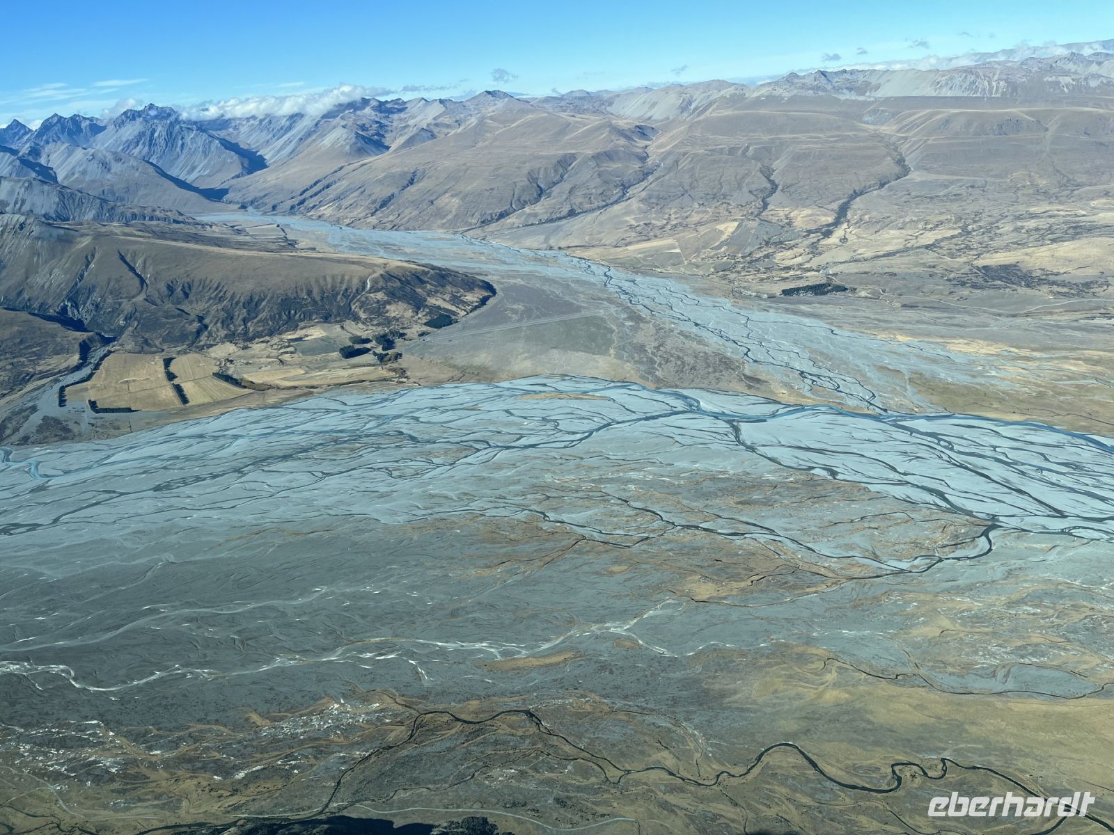 Blick auf die Flussmündung vom Lake Tekapo