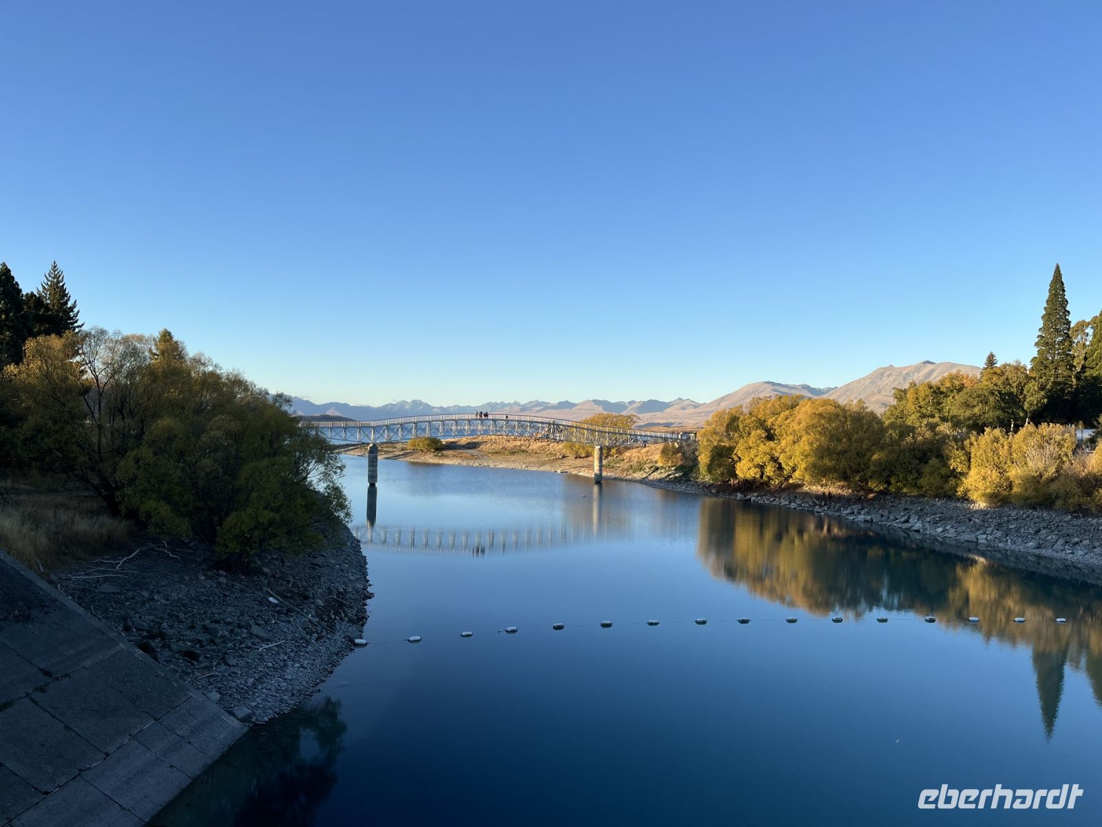 Fußgängerbrücke am Lake Tekapo