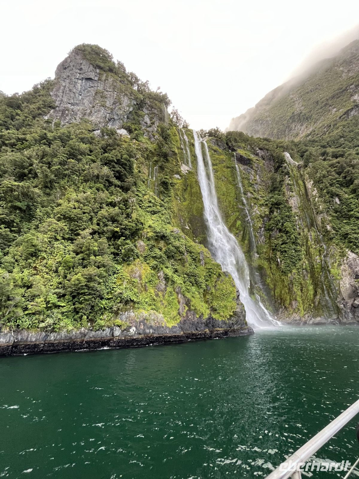 Wasserfall im Milford Sound