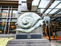 Kunst vor dem Parkview Square