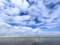 90 Miles Highway ist nicht asphaltiert und führt direkt am Strand entlang