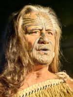 Die Tatoos eines Maori repräsentieren seinen Rang und lassen seine Herkunft erkennen