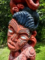 Maoriskulptur an den Wairrakei Terrassen
