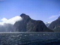 Wolken und Lichtspiele im Milford Sound 