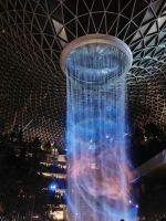 Indoor Wasserfall im Jewel, Flughafen Singapur 