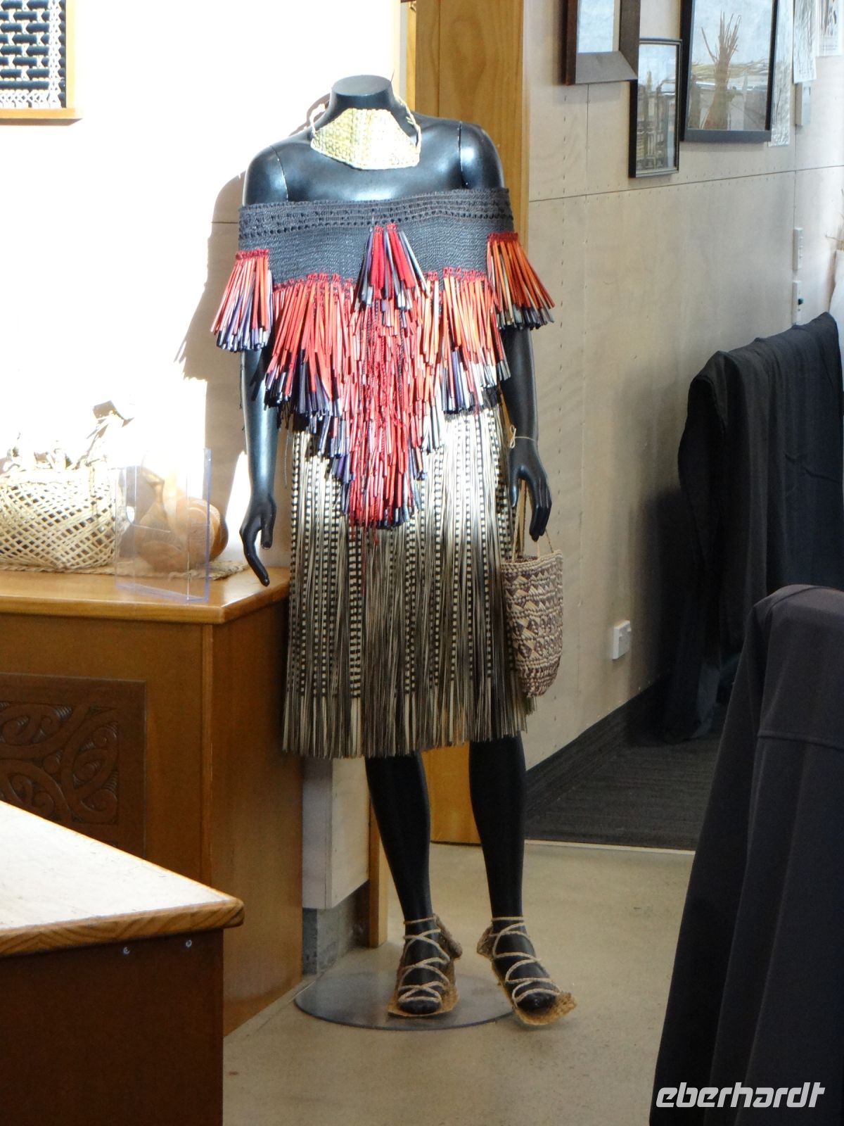 Te Puia, Hanf lässt sich vielfältig bearbeiten – ob Schiffstau oder Bekleidung.