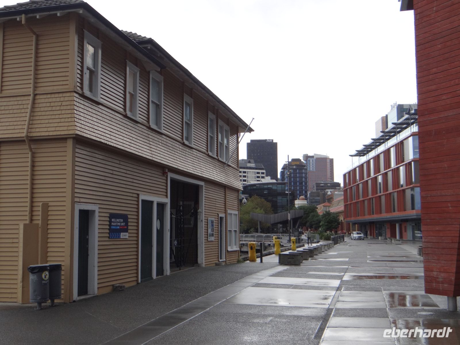 Wellington, links ein früheres Hafengebäude, als der Umschlag noch überschaubar war.