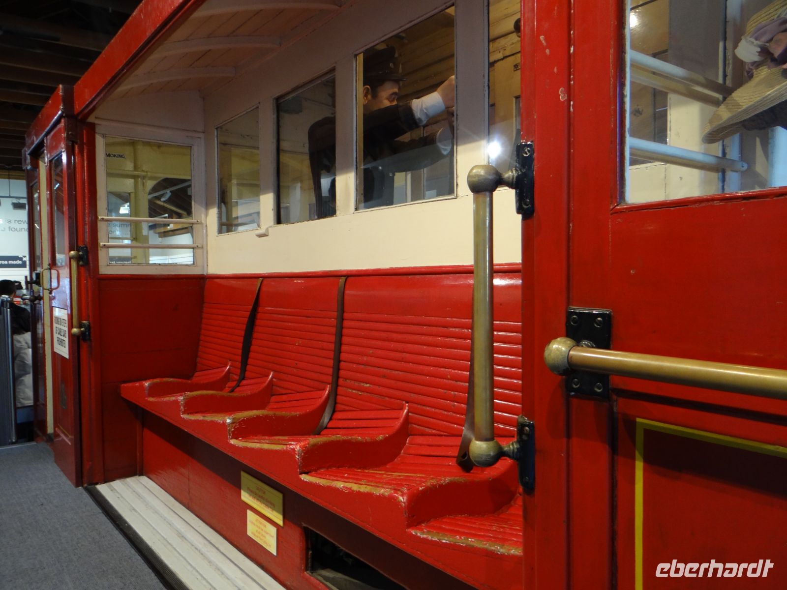 Wellington, Cable Car,  früher saß man außen.