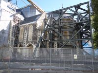 Christchurch, die Kathedrale steckt noch im Stützkorsett.