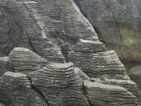 Pancake Rocks, wie mit einem Meißel bearbeitet.