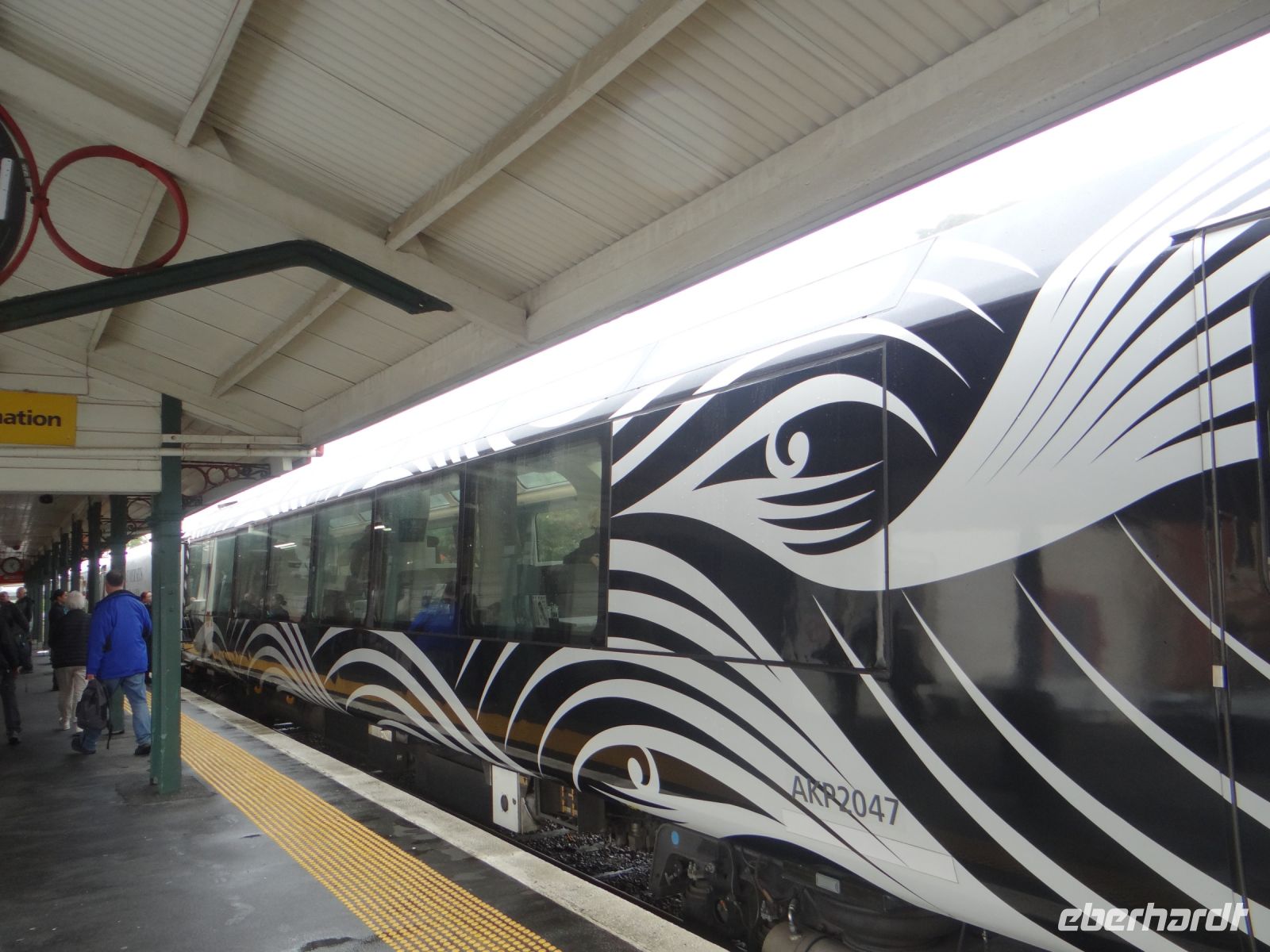 Greymouth, der TranzAlpine hat schicke Wagons.