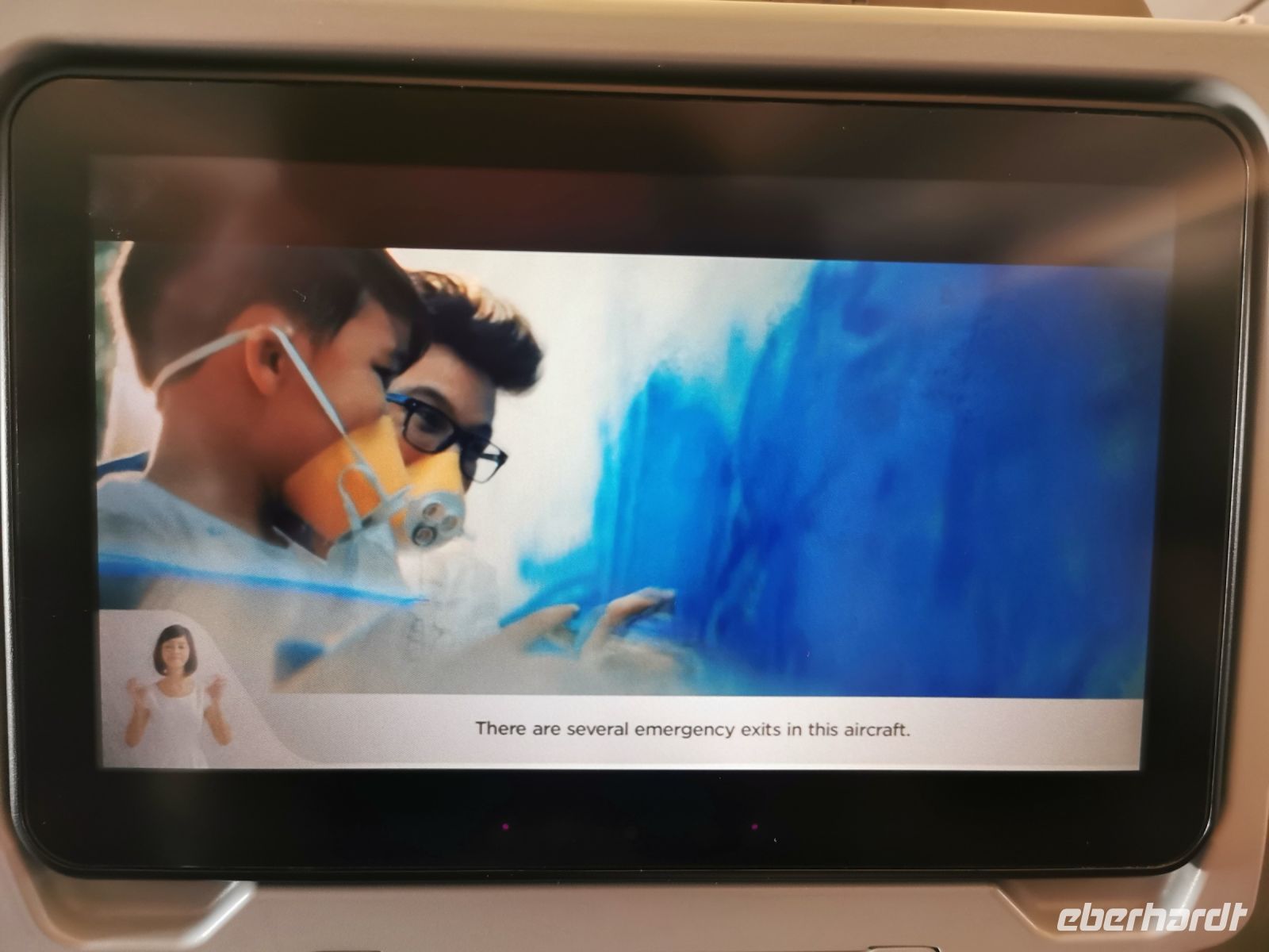 Singapure Airlines, der Film über die Sicherheit an Bord ist toll. 