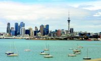 Große Rundreise Neuseeland: Skyline von Auckland. 