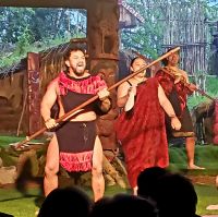 Große Rundreise Neuseeland: Abendprogramm im Maori Dorf. 