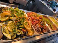 Dinnerbuffet an Bord