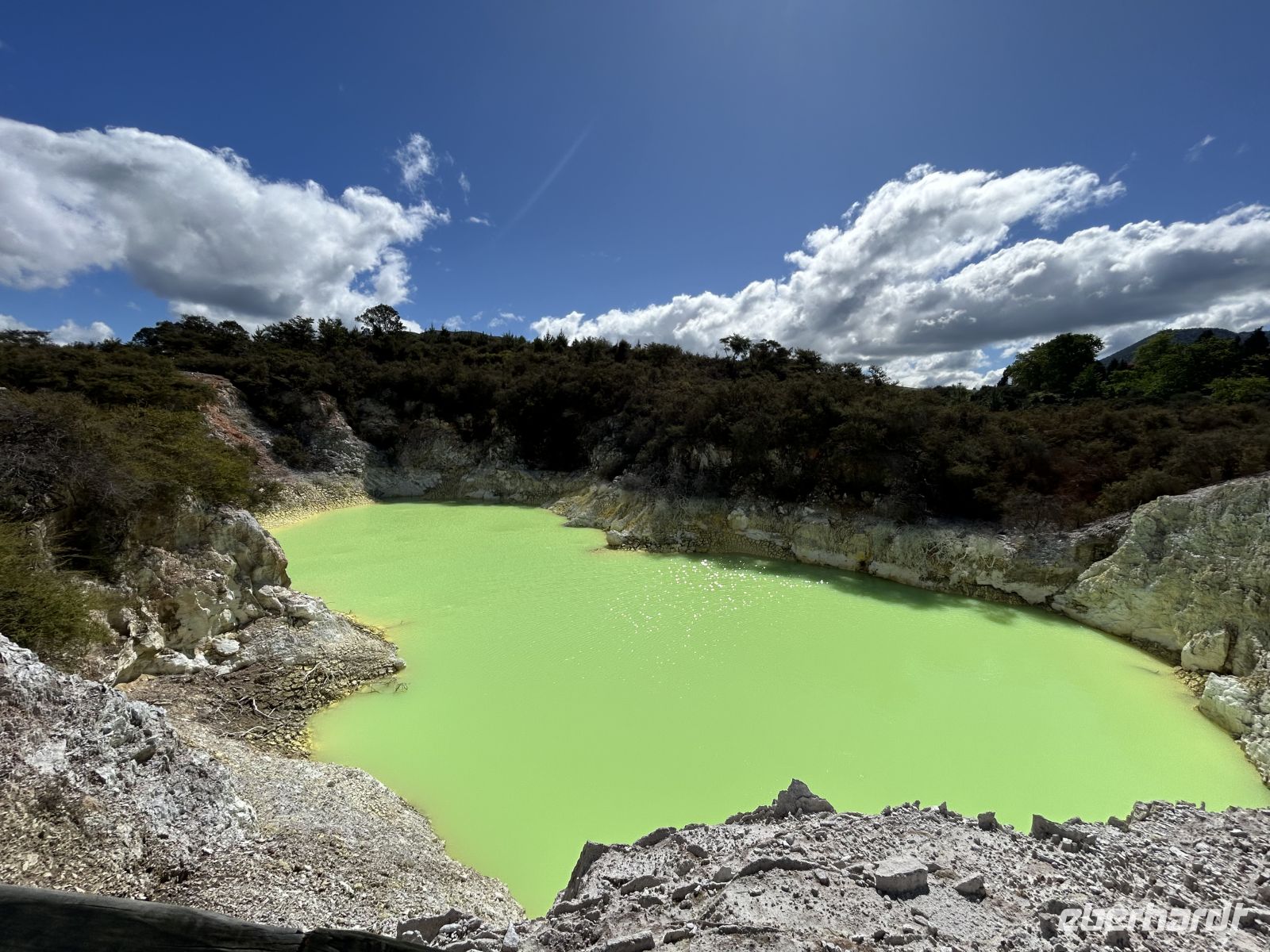 Devils Bath Wai-O-Tapu Thermal Wonderland