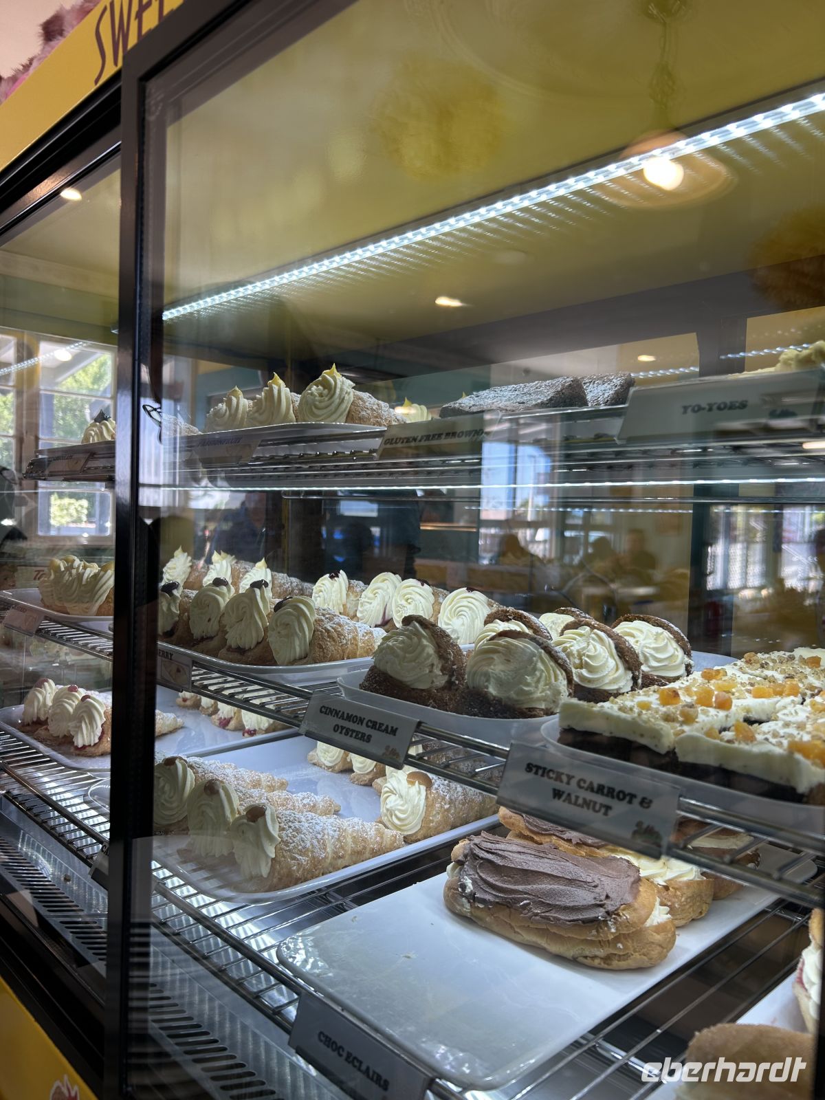 Cream horns in Viv's Diner