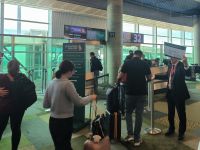 Lolipop-Man am Airport