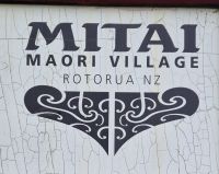 100 Folklore Abend im Maori Village