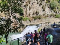 Spaziergang zum Wasserfall  &ndash; &copy; Monika Cortese (Eberhardt TRAVEL)
