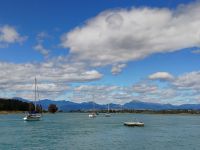 Mittagspause im Künstlerdorf Mapua  &ndash; &copy; Monika Cortese (Eberhardt TRAVEL)