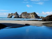 Wharariki Beach &ndash; &copy; Monika Cortese (Eberhardt TRAVEL)
