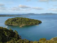 Kleine Wanderung zur Golden Bay, Stewart Island  &ndash; &copy; Monika Cortese (Eberhardt TRAVEL)