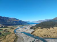 Helicopter-Flug, Makarora River  &ndash; &copy; Monika Cortese (Eberhardt TRAVEL)