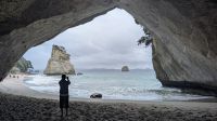 20260228_11 Cathedral Cove.jpg &ndash; &copy; Michael Rass (Eberhardt TRAVEL)