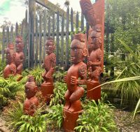 Rotorua Maori Statuen &ndash; &copy; Elisabeth Fox-Maerki (Eberhardt TRAVEL)