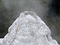 Hier, Lady Fox Geysir bedankt sich fuer das Waschpulver &ndash; &copy; Elisabeth Fox-Maerki (Eberhardt TRAVEL)