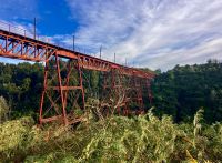 Die eiserne Brücke ist 120 Jahre alt. &ndash; &copy; Elisabeth Fox-Maerki (Eberhardt TRAVEL)