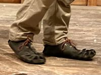 Schaf Scherer Mokassins &ndash; &copy; Elisabeth Fox-Maerki (Eberhardt TRAVEL)