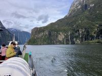 Steile Felswände, hohe Berge &ndash; &copy; Elisabeth Fox-Maerki (Eberhardt TRAVEL)