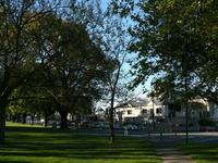 Park vor dem Hotel Latimer