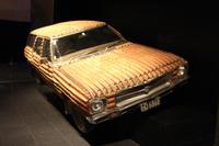 Im Te Papa Museum in Wellington: Wellblechkunst von Jeff Thomson