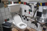 Hundertwasser-Toilette in Kawakawa