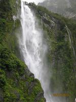 IMG_2409 Tosende Wasserfälle am Milford Sound