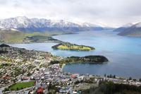 Queenstown und der Wakatipu-See von oben