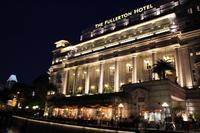 Fullerton Hotel bei Nacht