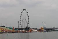 Blick auf den Singapore Flyer