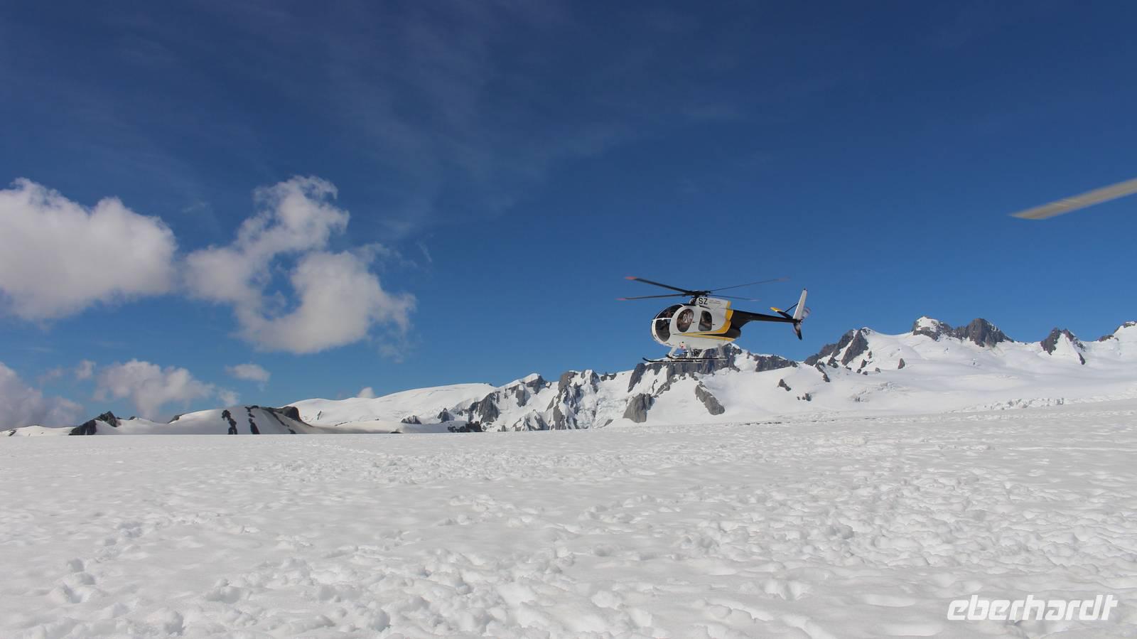 Ein anderer Helikopter auf dem Fox-Gletscher