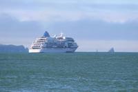 Kreuzfahrtschiff MS Europa in der Bucht von Paihia