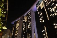 Blick hinauf zum Marina Bay Sands